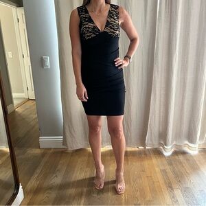 Women’s Intermission Black Lace V Neck Ruched Cocktail Party Dress size 6 EUC